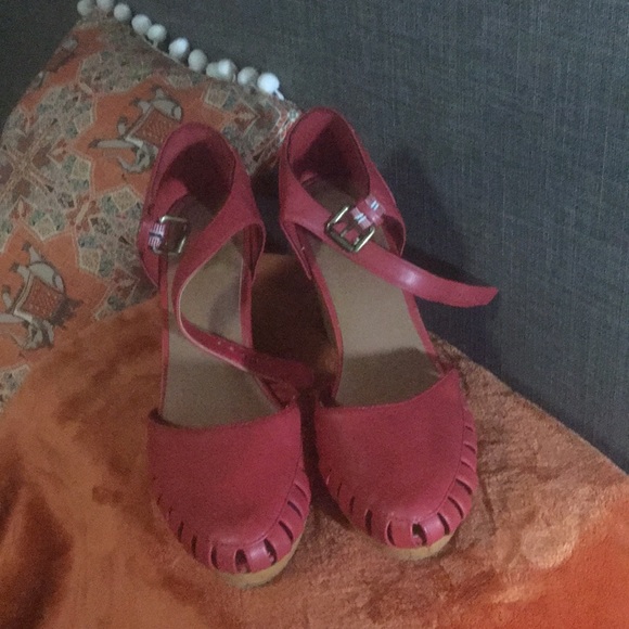 Shoes - Picture 3 of 3